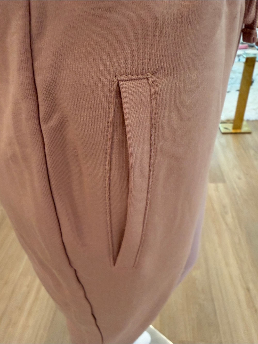 Barefoot Dreams Pink Clay V-Neck Pullover LuxeLounge Pants Mixed Set - Picture 5 of 14